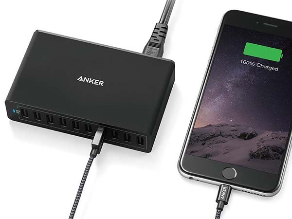 I migliori gadget da portare in viaggio 3 Hub della Anker con ben 10 porte per un totale di 60W