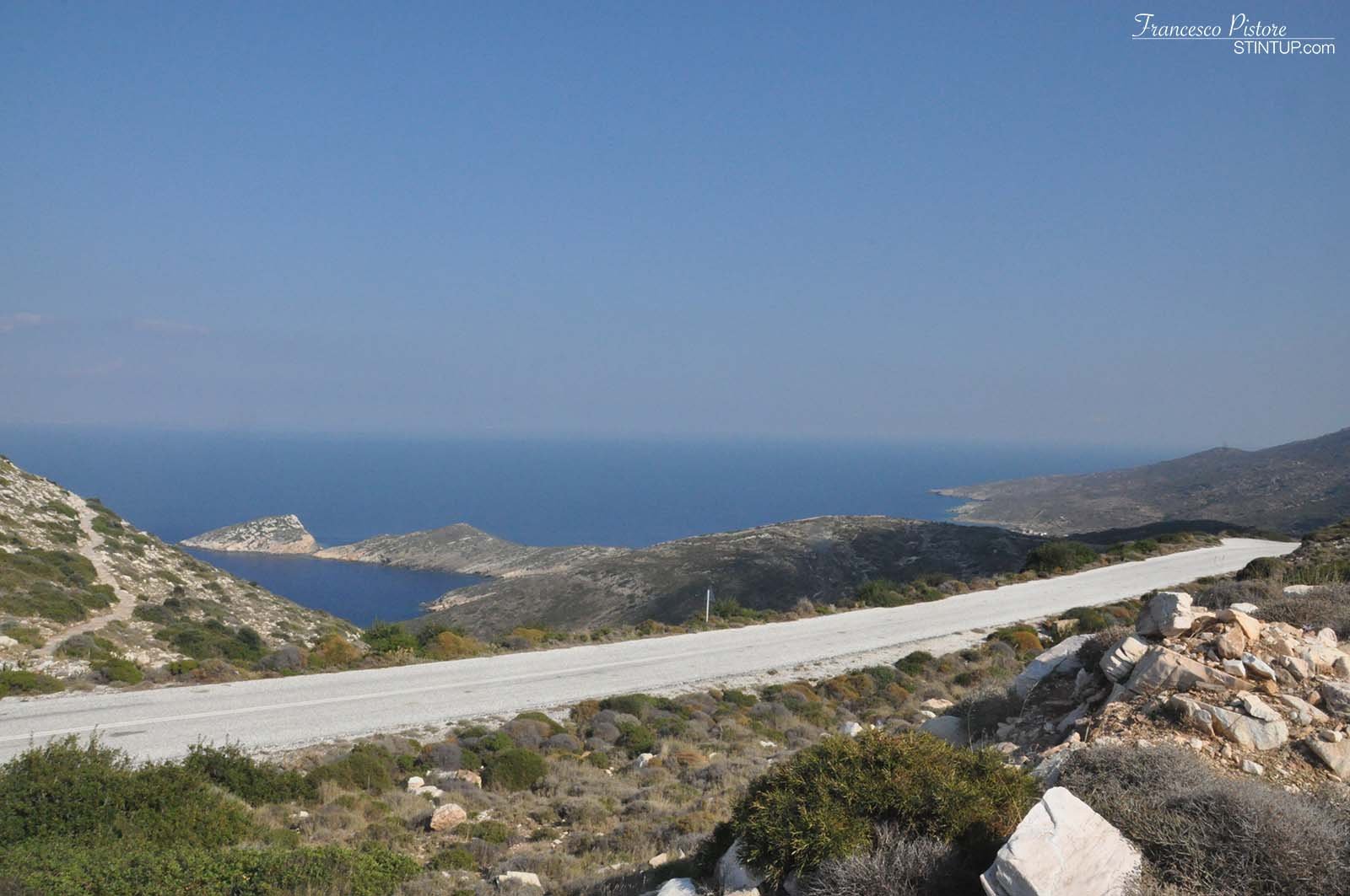 Strada verso la spiaggia di Ag. Theodoti
