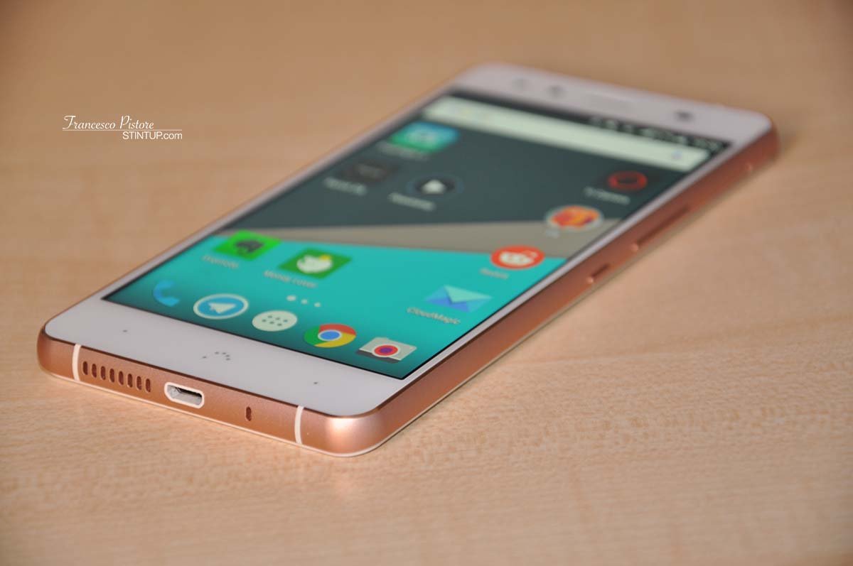 Il launcher stock è praticamente quello di Android