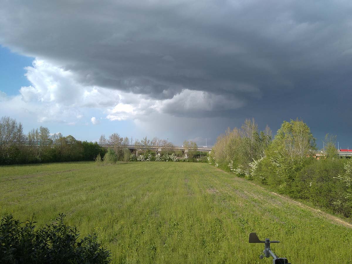 Bella panoramica con supercella su Padova