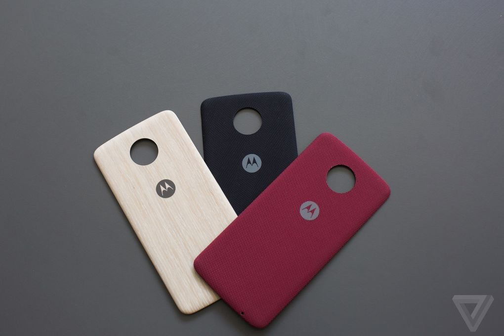 20160608-Motorola_Moto_Z_56.0