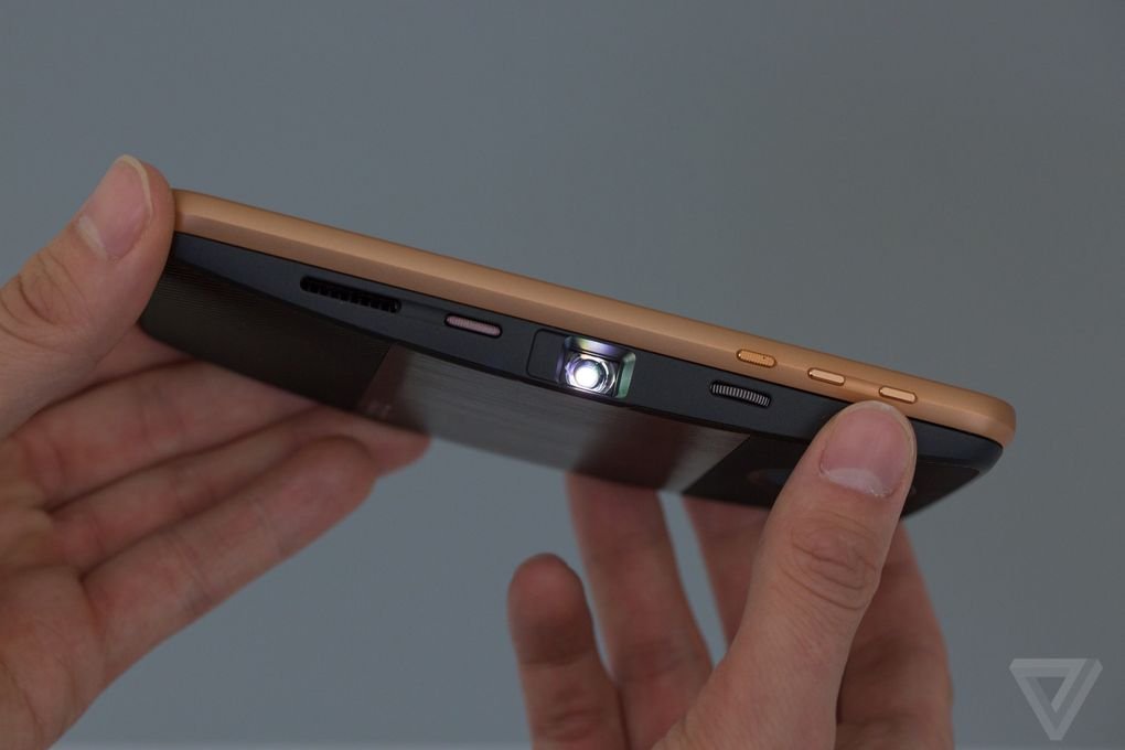 20160608-Motorola_Moto_Z_67.0