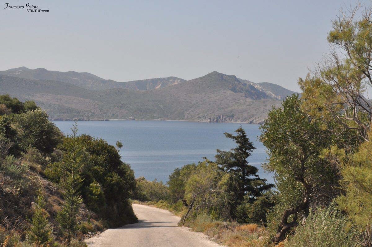 Milos. Strada verso Klima