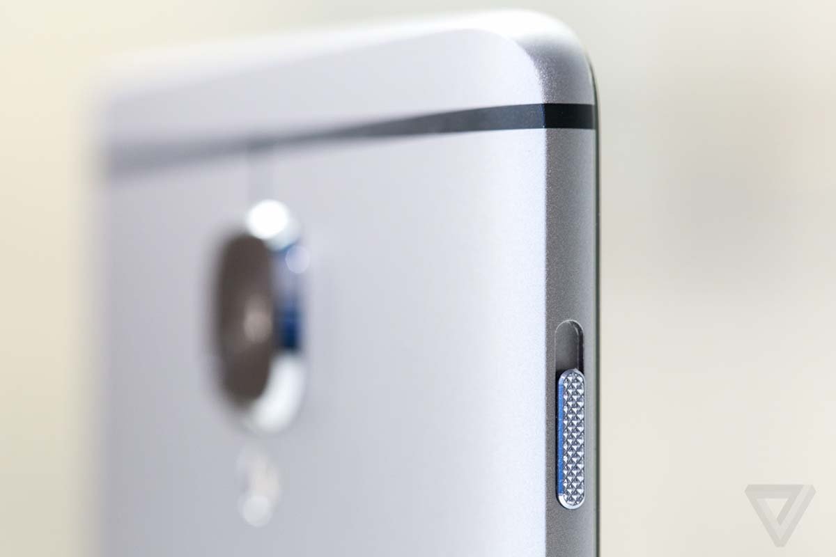 OnePlus 3, pulsante multifunzione | Credit: TheVerge.com