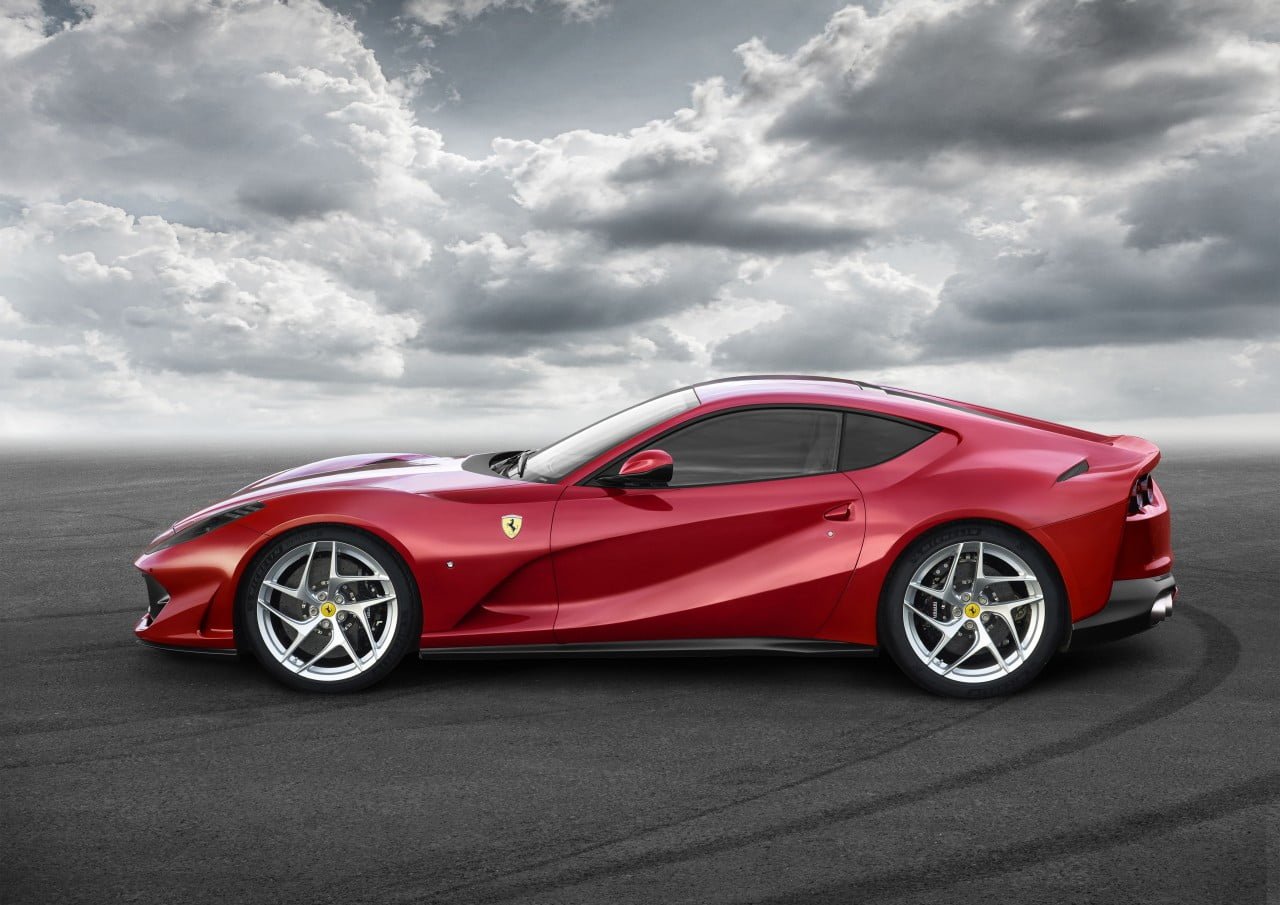 ferrari 812 superfast b0deb484f36607e5a3e6cb3359114d08