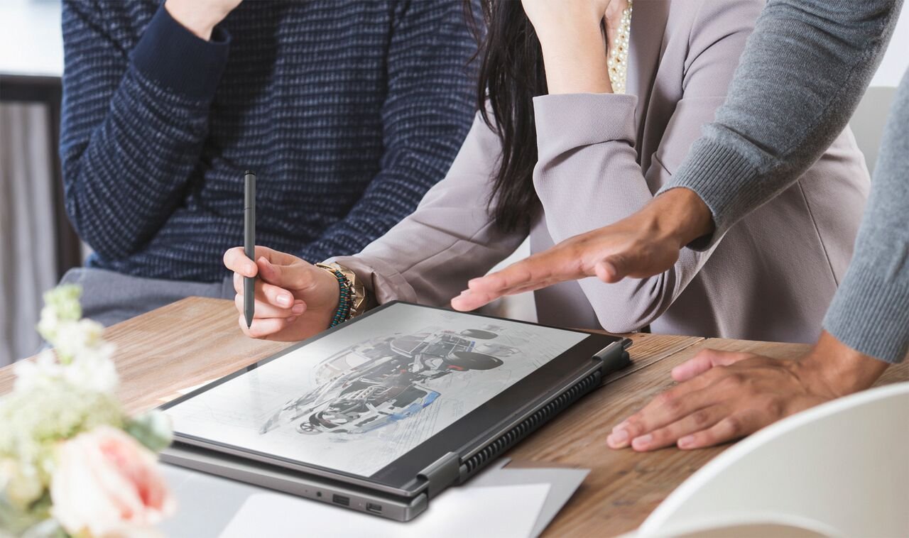 Lenovo presenta Miix 320, Yoga 520 e Yoga 720 4 unspecified