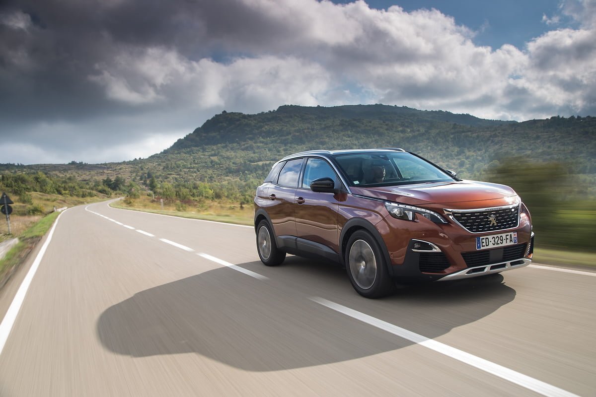 2 PEUGEOT 3008