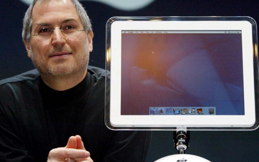 Cosa significa la "i" dei prodotti Apple come iPhone? Ve lo spiega Steve Jobs dal lontano '98 5 steve jobs imac g4 2002