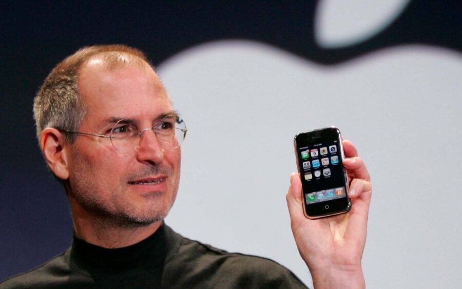 apple reinvents the phone how steve jobs launched the first ever iphone
