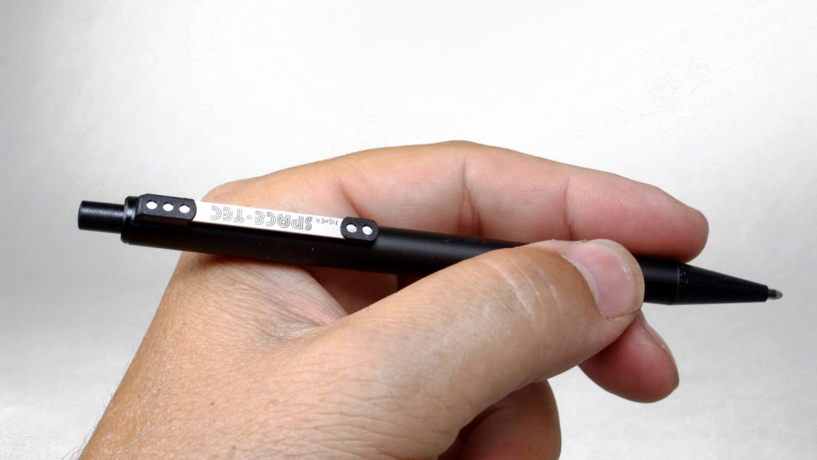 La penna per scrivere nello spazio. Realtà o Bufala? 1 maxresdefault