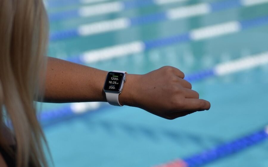 I migliori smartwatch e fitness tracker per il nuoto, da Apple a Garmin 1 Swim.com Apple Watch 1 cropped