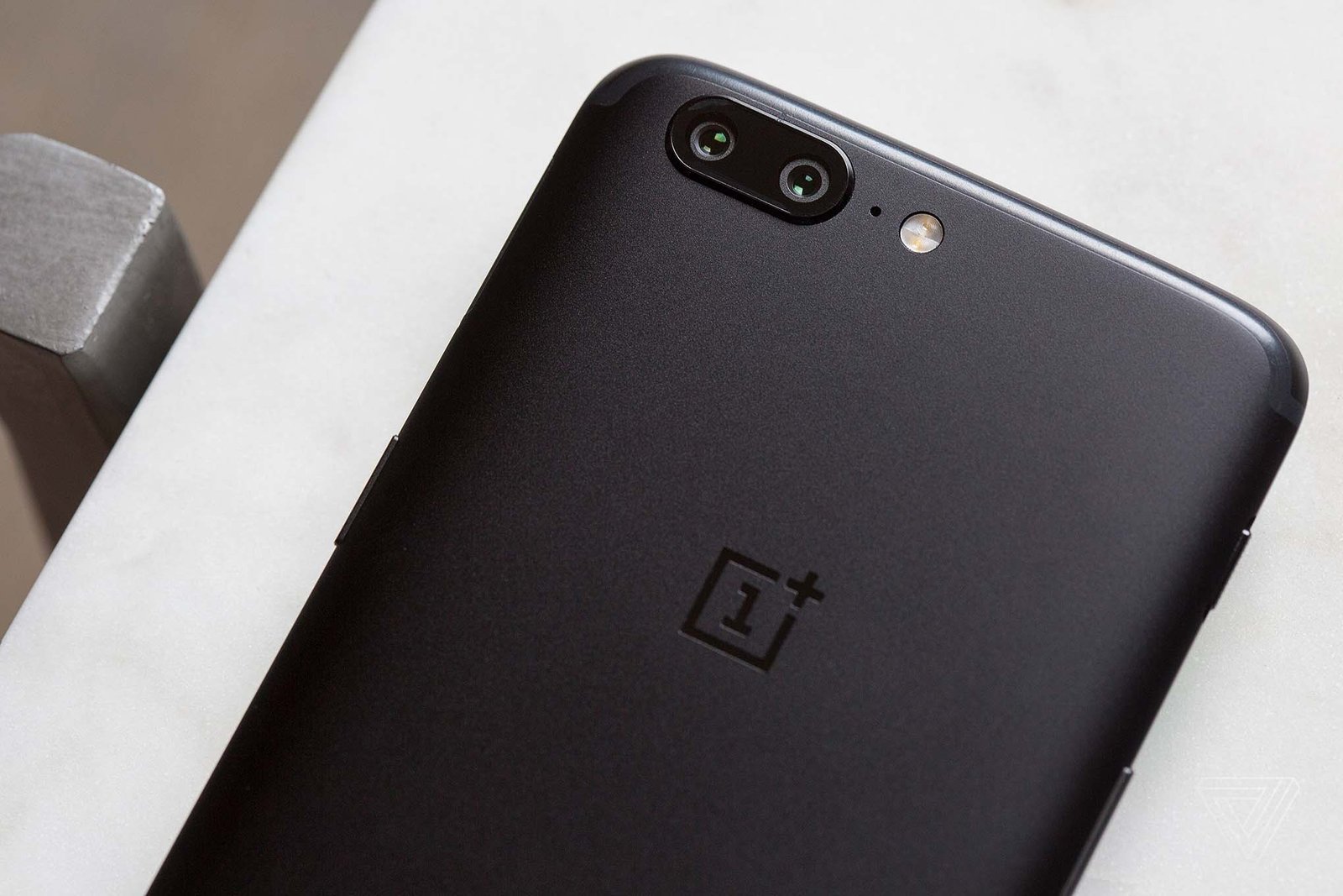 OnePlus 5 è il nuovo smartphone Android con 8GB di RAM 8 akrales 170615 1768 0081