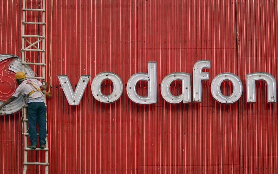 Come evitare di pagare i 49 cent a settimana con Vodafone 3 Vodafone Christmas Advert 8