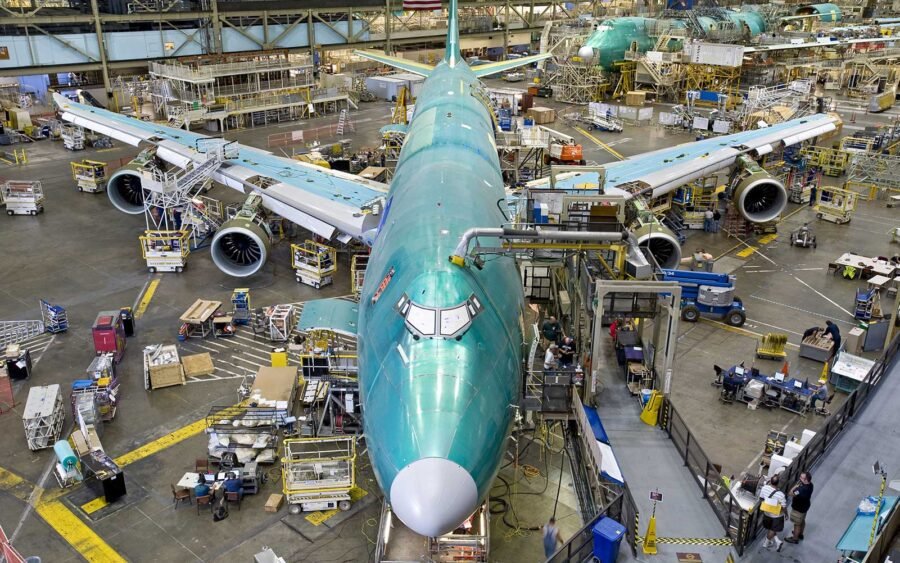 Boeing 737 MAX 8: dopo il secondo disastro aereo la Cina li lascia a terra | -10% in Borsa | Chiuso spazio aereo Italia e UK | Aggiornamento software annunciato 4 K64768 01