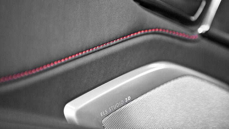 message editor 1535656237696 28 gallery rdx 2019 red stitching details