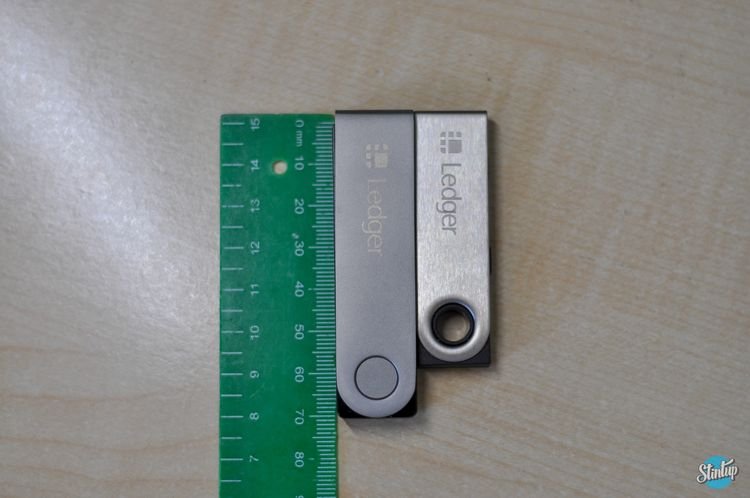 Recensione Ledger Nano X: ora gestire i Bitcoin è davvero per tutti 3 ledger nano x