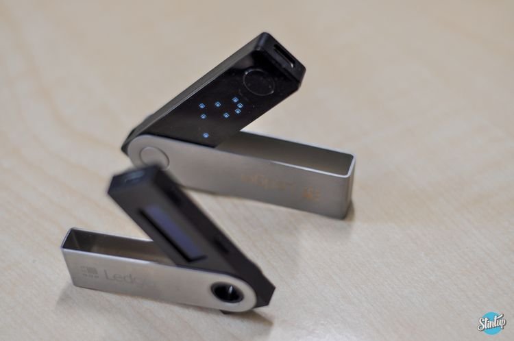 Recensione Ledger Nano X: ora gestire i Bitcoin è davvero per tutti 5 ledger nano x