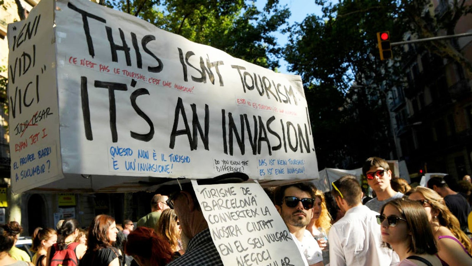 airbnb invasione