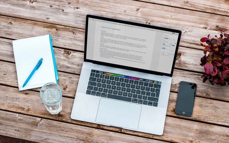 Come aprire un blog gratuitamente: guida adatta a tutti 3 bram naus n8Qb1ZAkK88 unsplash