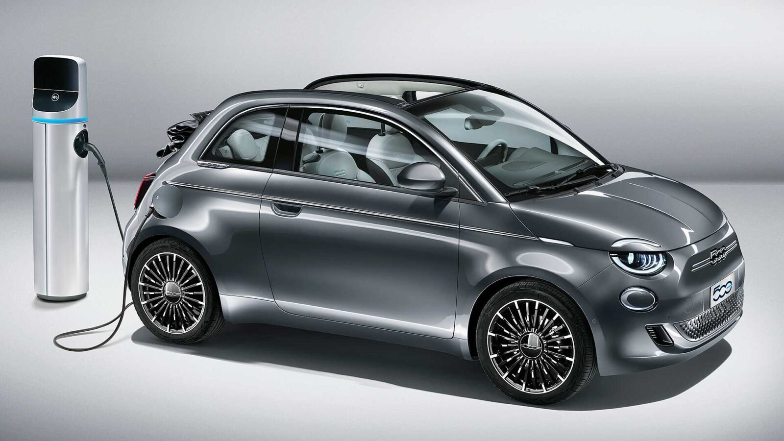 Fiat 500 Elettrica, il mito italiano è ora a prova di futuro 1 Fiat 500 Elettrica