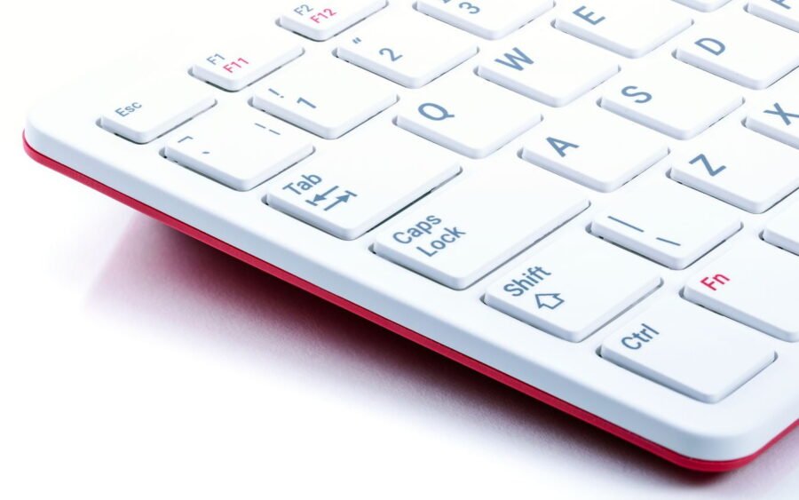 Raspberry Pi 400, la tastiera con dentro il PC 1 Raspberry Pi 400 keys detail risultato