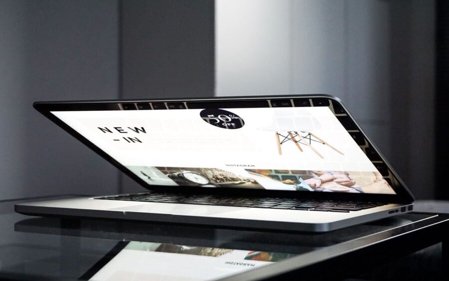 Come scegliere un dominio per il proprio sito web 3 jens kreuter GAPfhkgmZlQ unsplash risultato