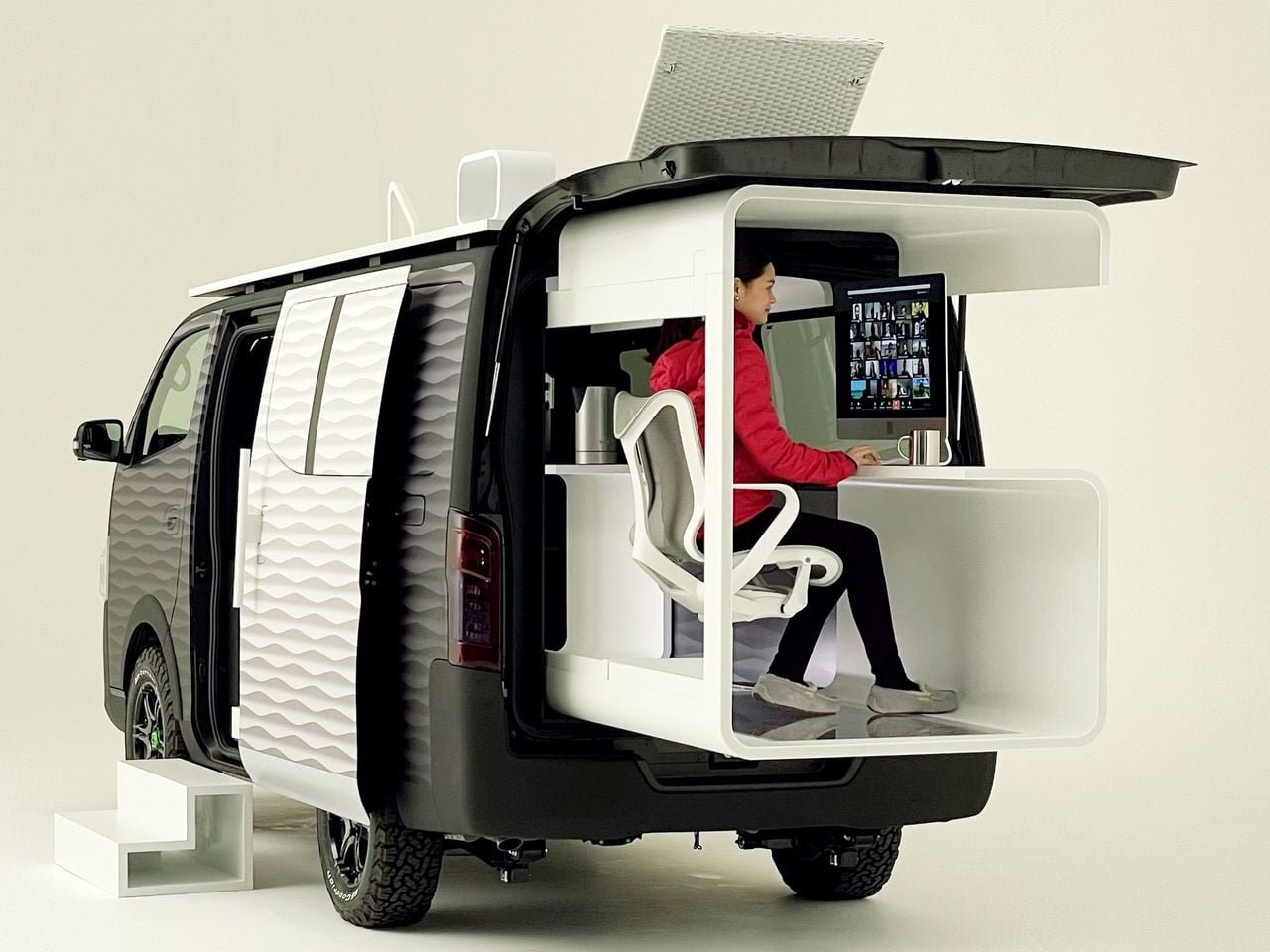 Nissan NV350 Office Pod Concept