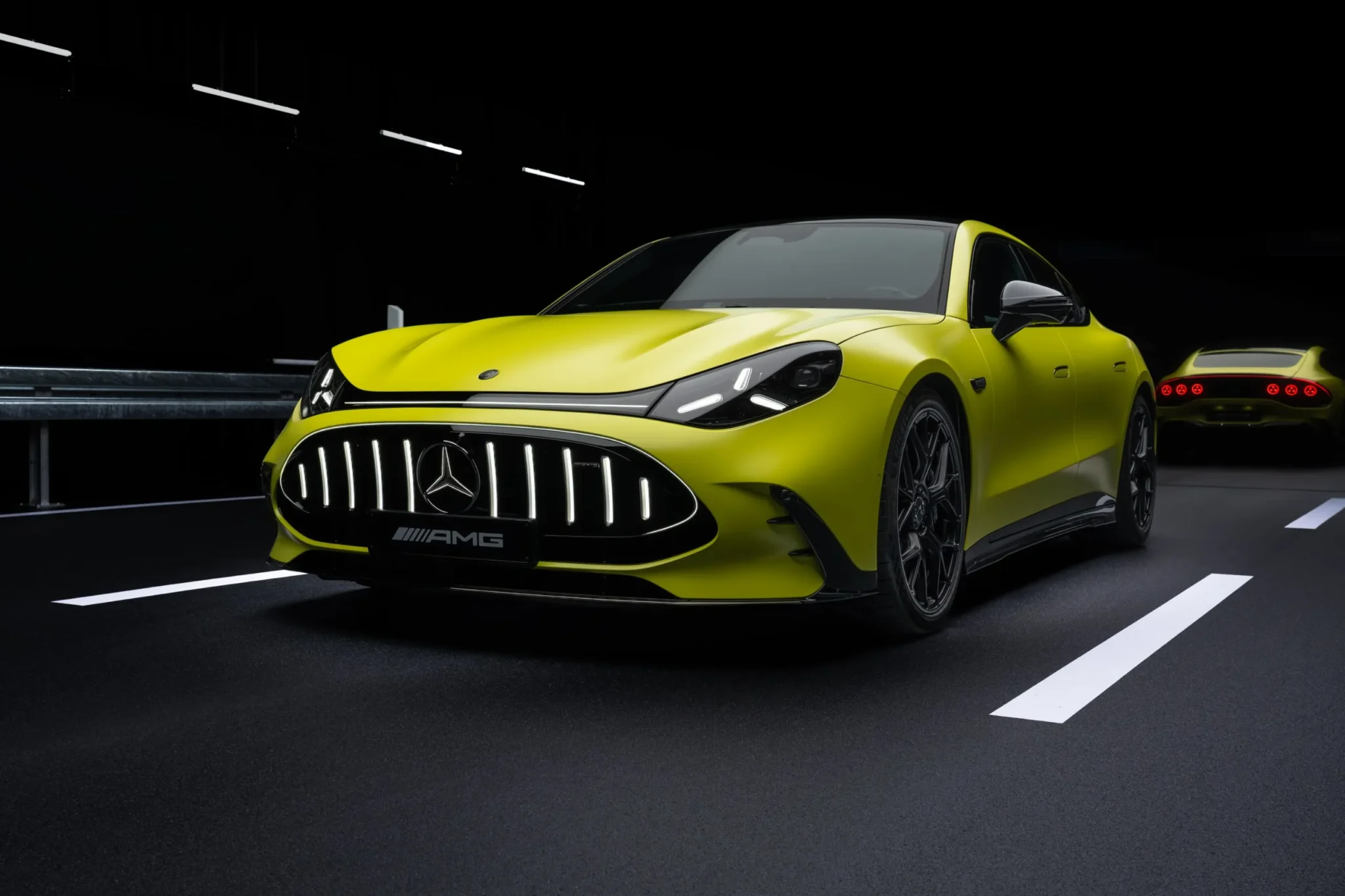 mercedes amg gt 4 door elettrica frontale